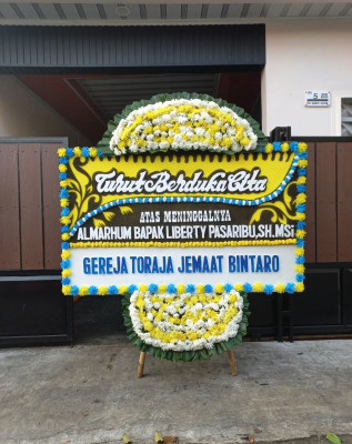 Papan Bunga Duka di Sukawarna
