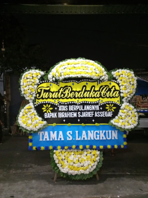 Papan Bunga Duka di Sukawarna